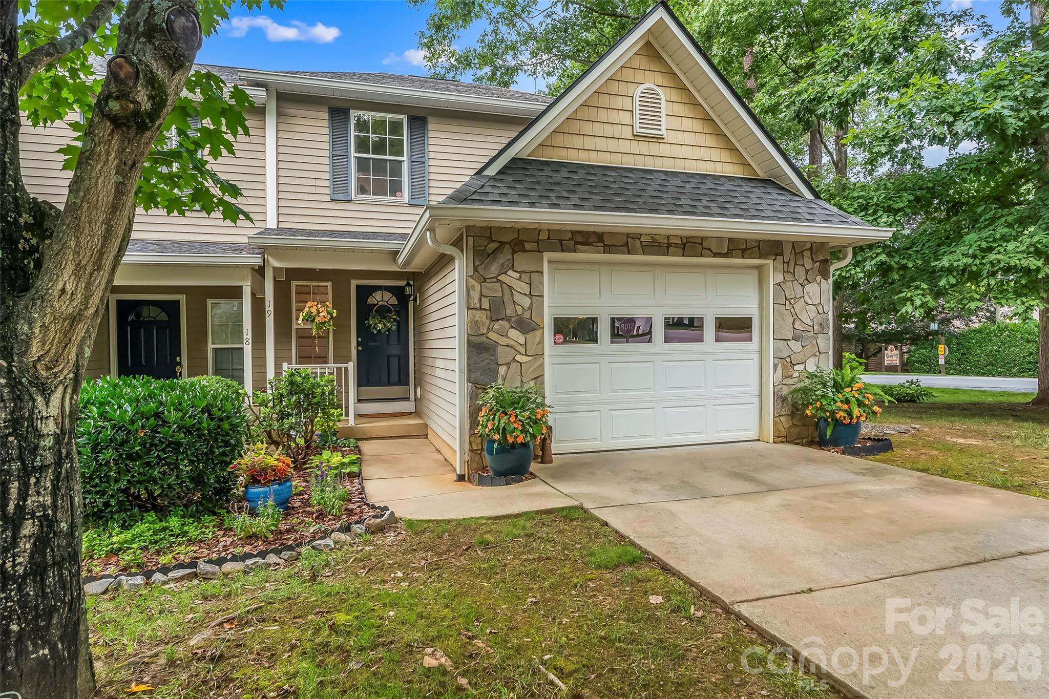19 Willowick Drive