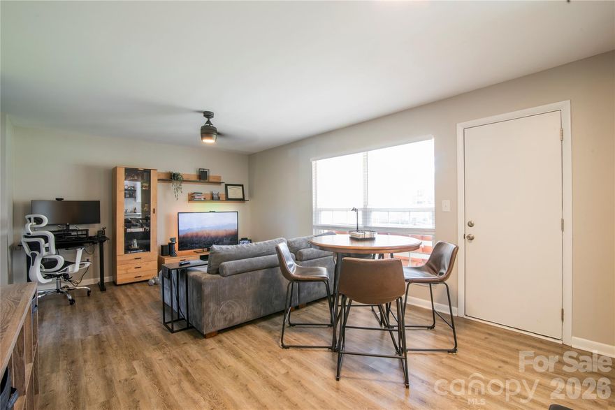 Ground-floor unit that has been tastefully updated. LVP flooring throughout and an updated kitchen equipped with stainless steel appliances. Spacious living/dining area has lots of natural light and opens up to a large patio with beautiful views of the pool and common grounds that you can walk right out to. The large primary bedroom with walk-in closet. Enjoy easy access to Albemarle Road, Independence Boulevard, and Uptown Charlotte, making commuting and city living a breeze.