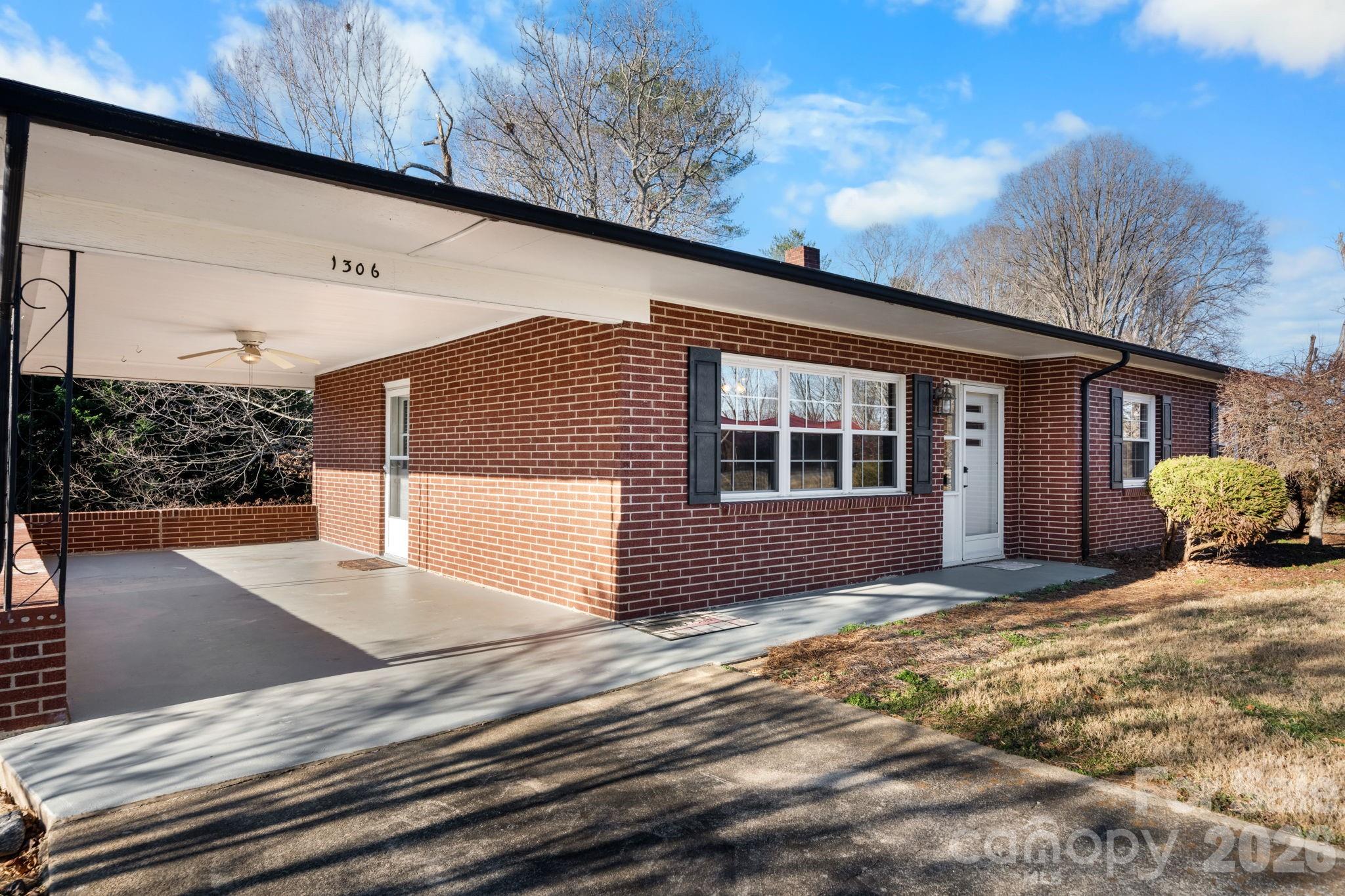 1306 Delwood Drive SW