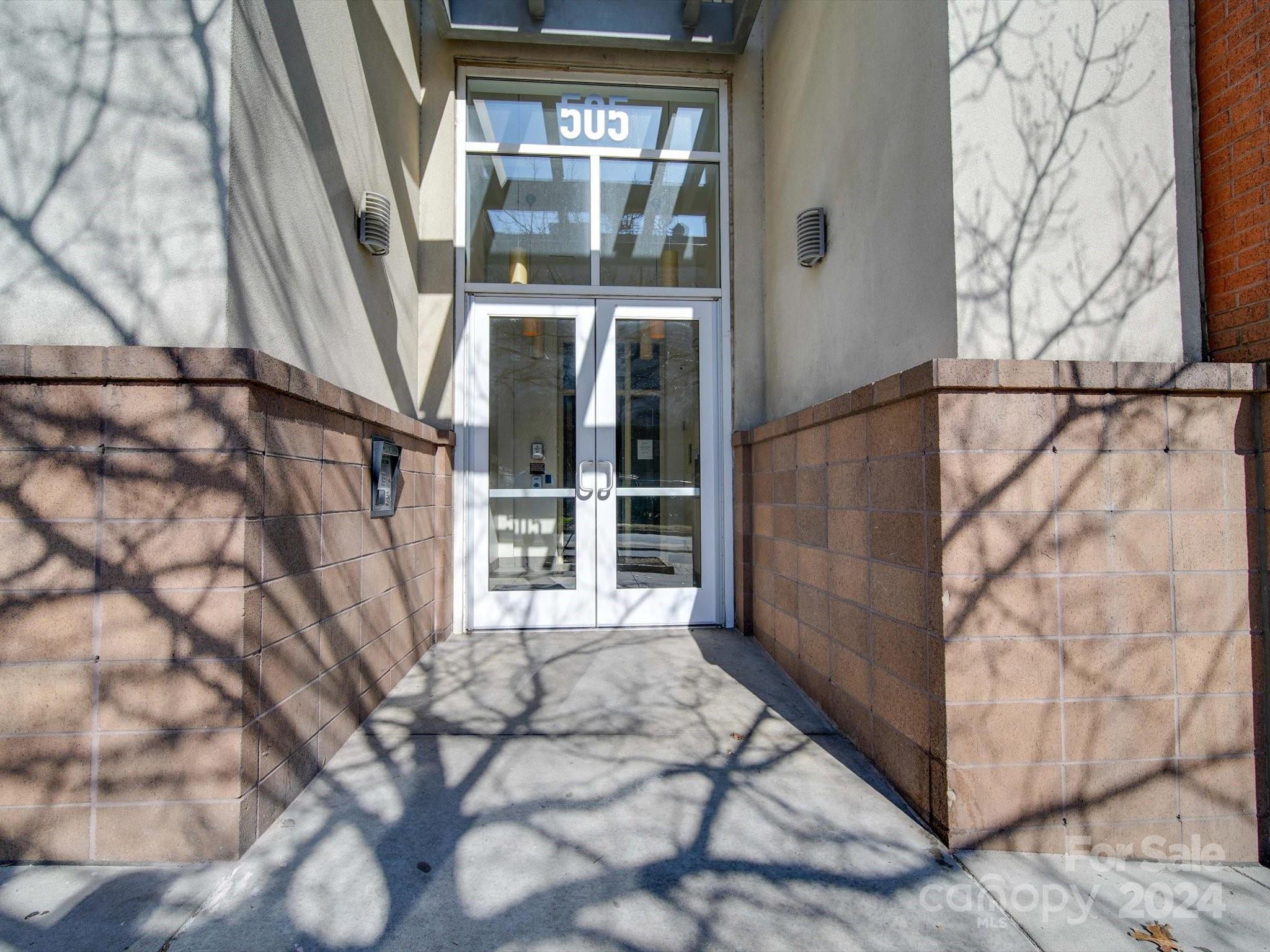 Courtside - Residential