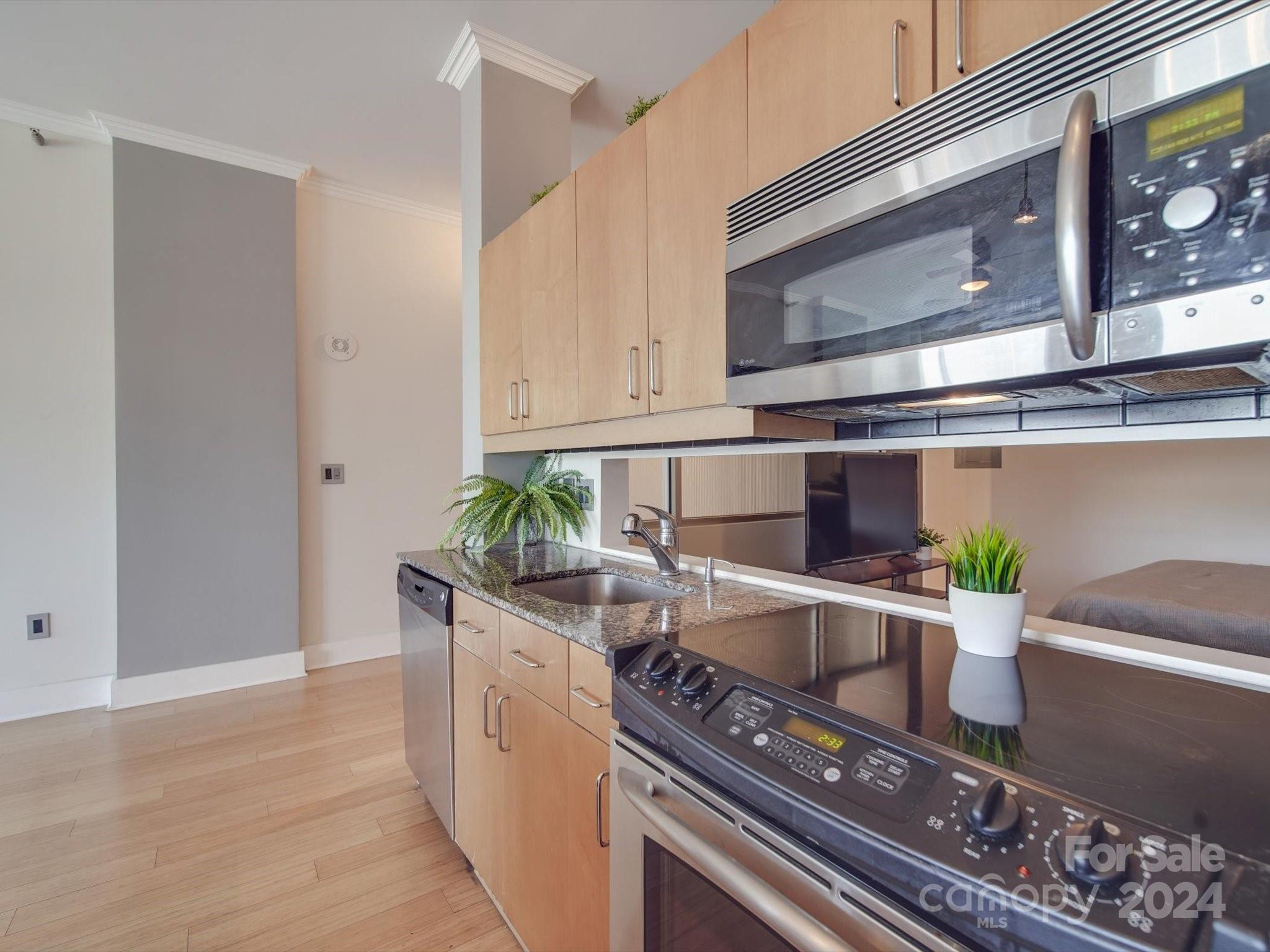 Courtside - Residential