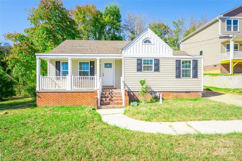 Photo of 640 McKee Street, Albemarle, NC 28001 (MLS # 4212875) Photo of 640 McKee Street, Albemarle, NC 28001 (MLS # 4212875)