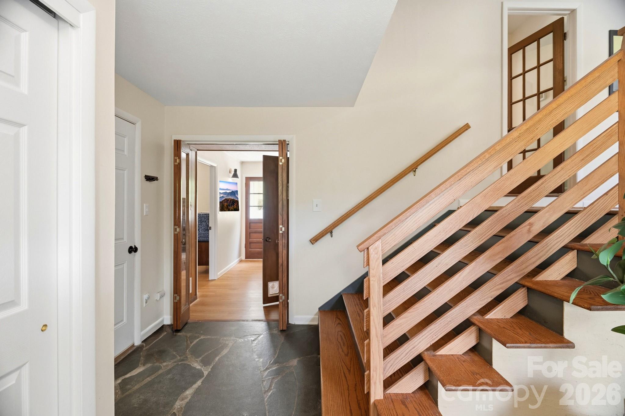 7 Woodbury Road