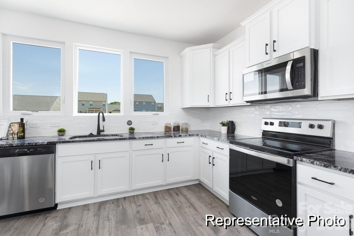 1606 Autumn Banks Way 93p