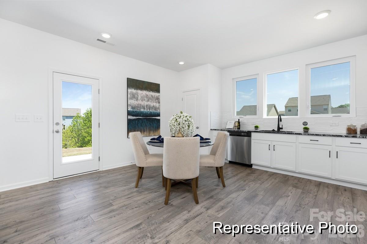 1606 Autumn Banks Way 93p