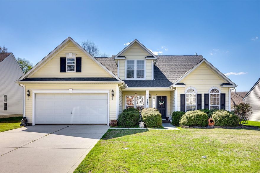 Welcome to this immaculately maintained 1.5 story home nestled in a vibrant community just under 20 minutes from Lake Wylie's public access and boat ramp. Boasting an open floor plan, this residence offers ample space for relaxation, entertaining, and main floor living. Enjoy the warmth and brightness of the all-season room, perfect for basking in natural light throughout the year. Kitchen features stainless steel appliances. Residents have access to community amenities such as inground pool, playground and boat & RV storage at additional request. Experience the best of both worlds with proximity to the lake and a welcoming, convenient community!