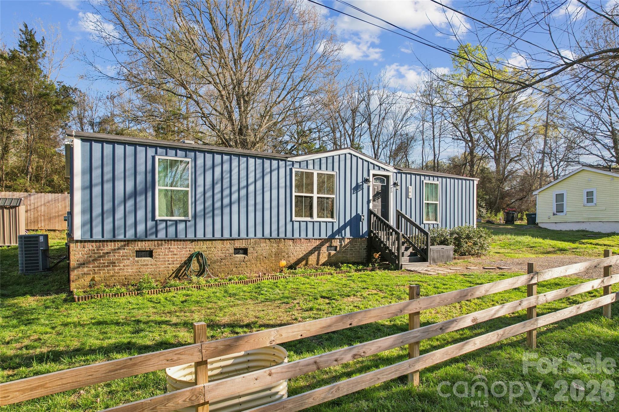 286 Epworth Street NW