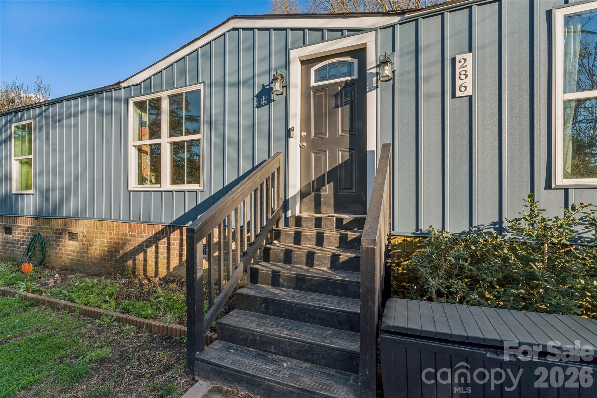 286 Epworth Street NW