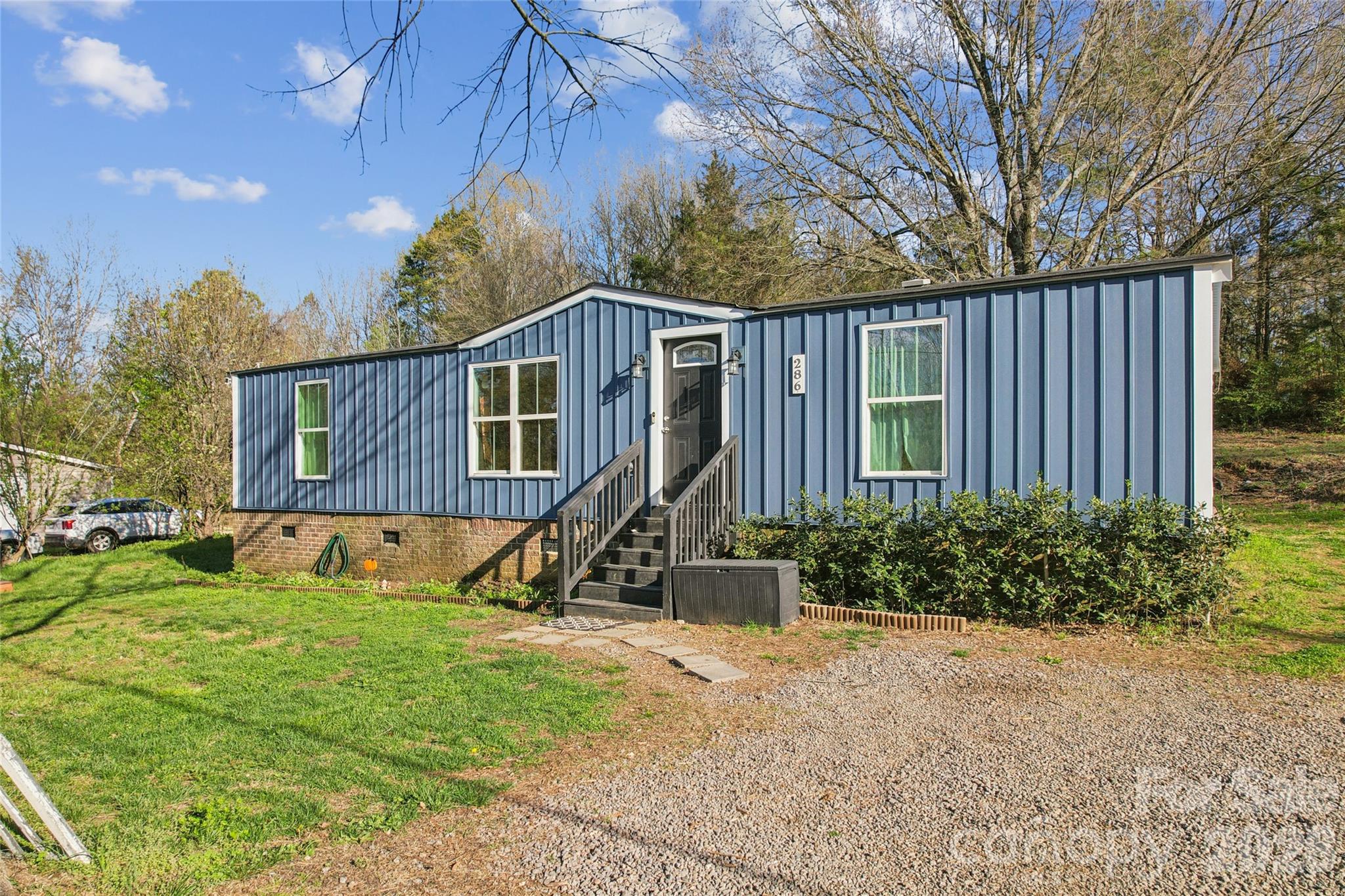 286 Epworth Street NW