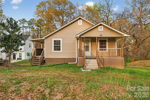 Photo of 1028 East Drive, Gastonia, NC 28052 (MLS # 4360816)