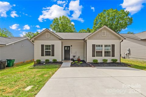 5648 Woodard Street Charlotte NC 28269