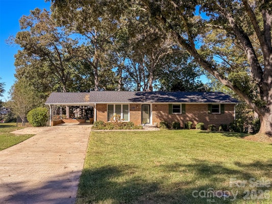 3211 7TH STREET DR NE, HICKORY, NC 28601 - Image 1cc07ba24f75fbf6c7b6e81eb2e47b6f/3204355912