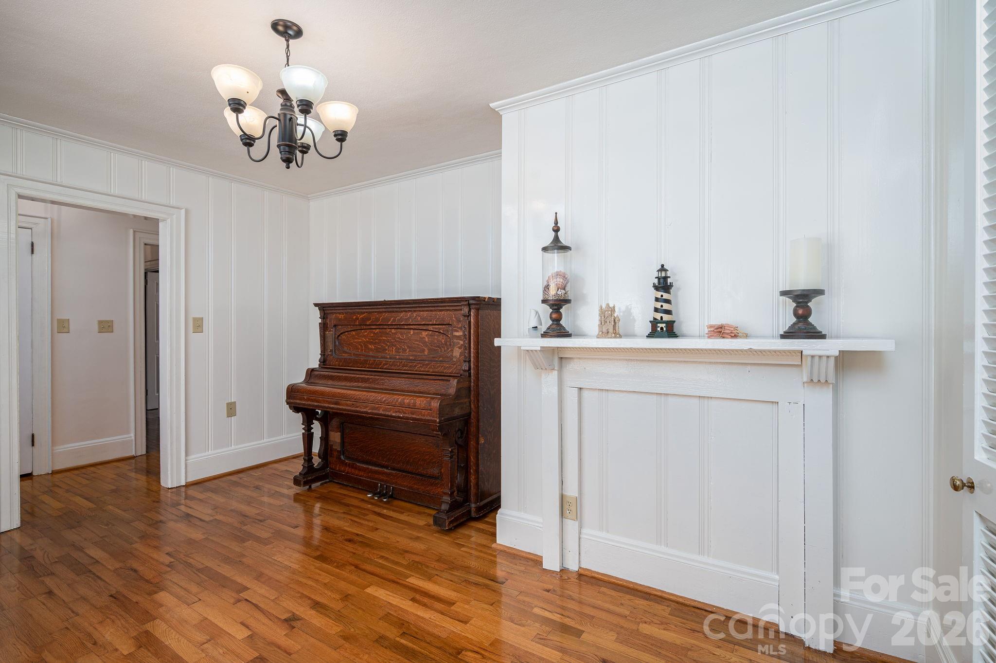 Houser Pines - Residential