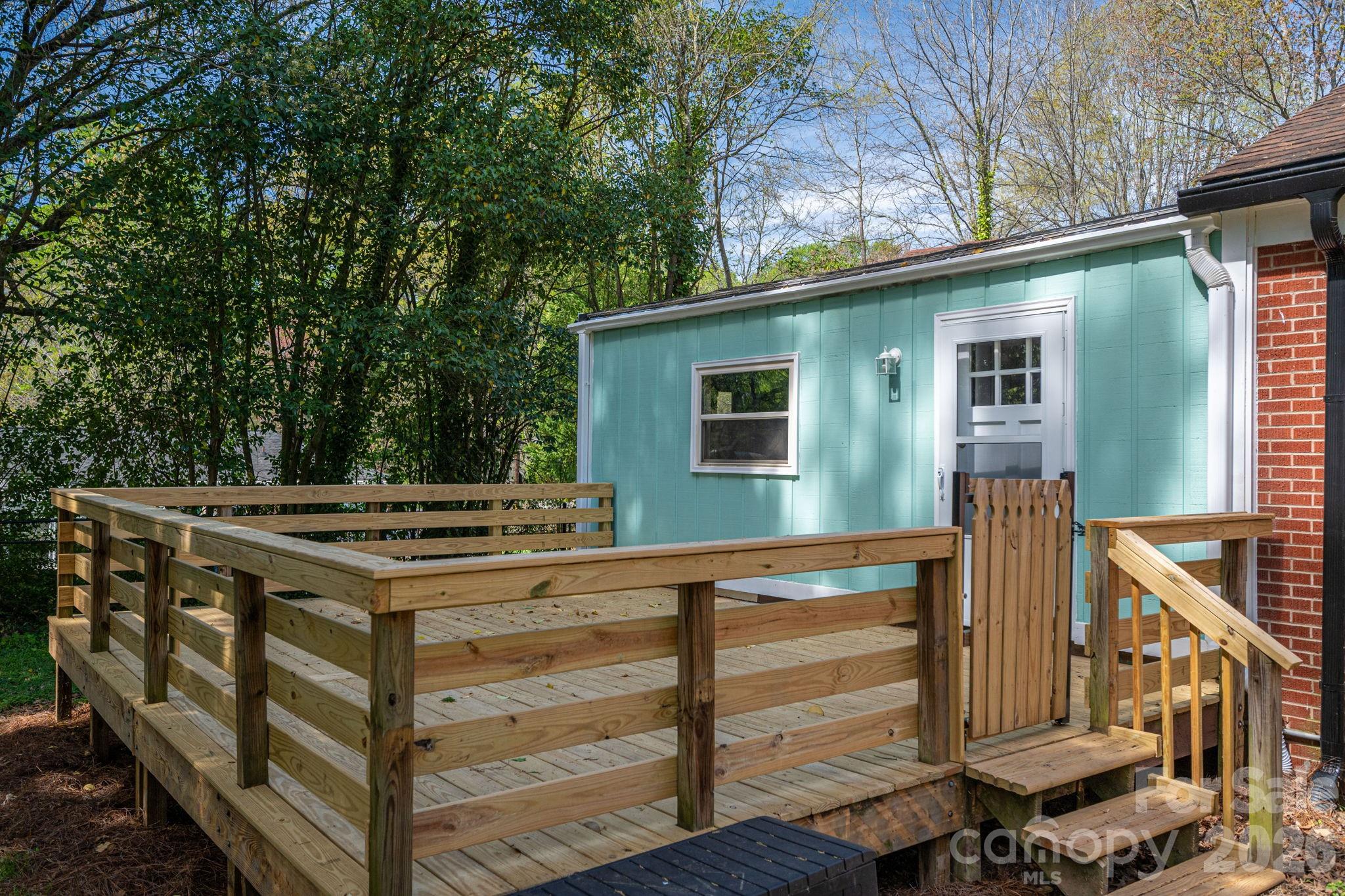 Houser Pines - Residential