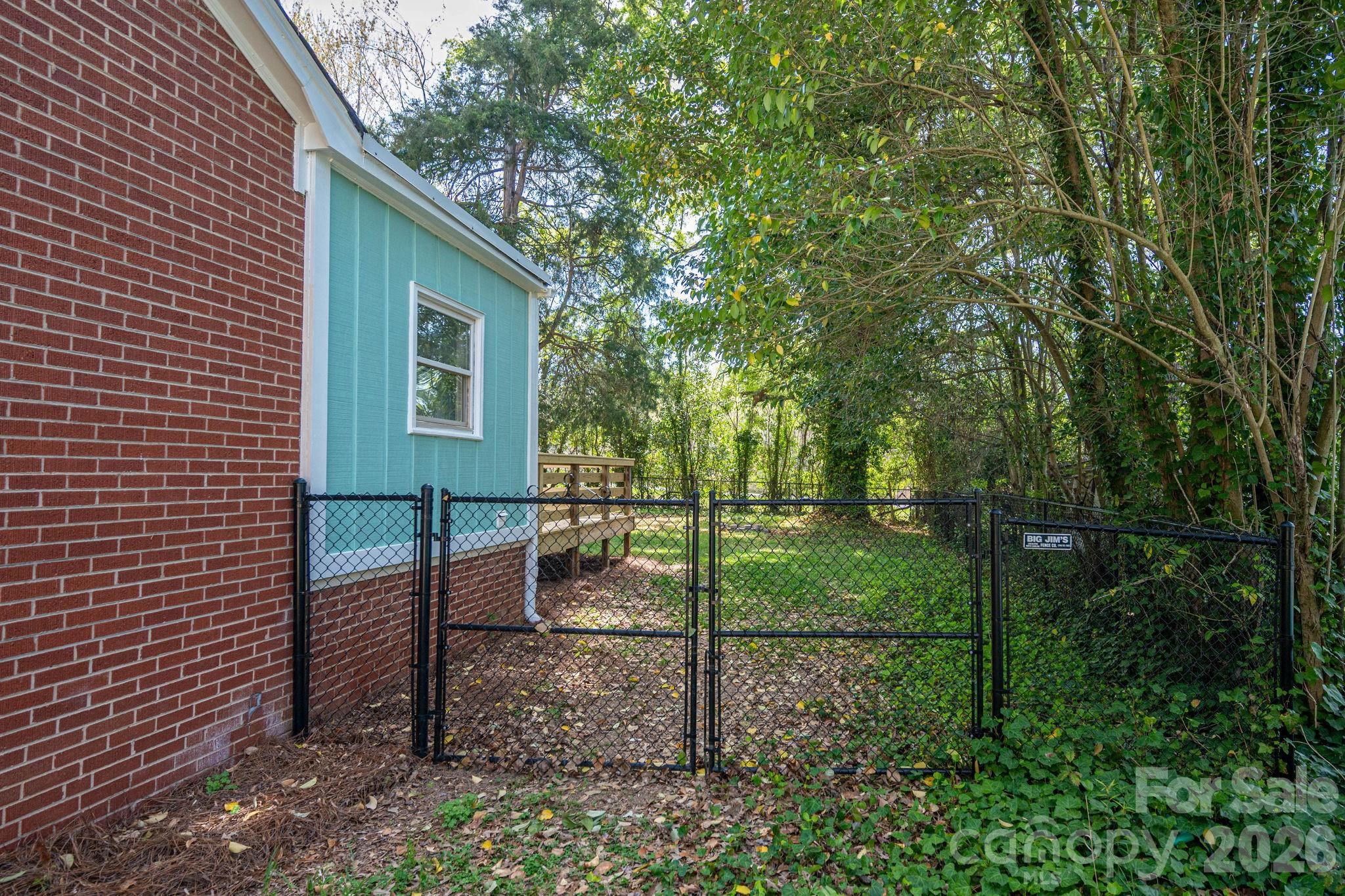 Houser Pines - Residential