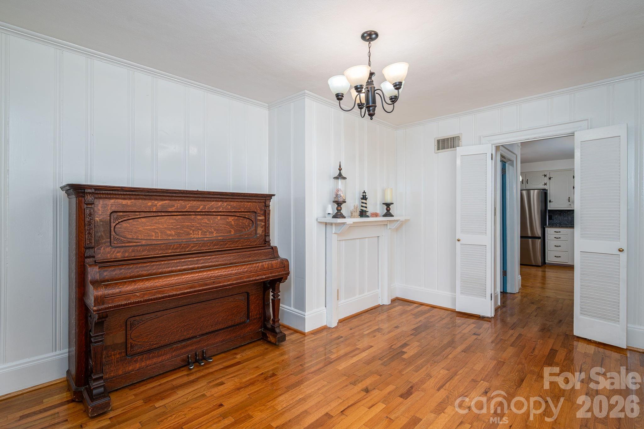 Houser Pines - Residential