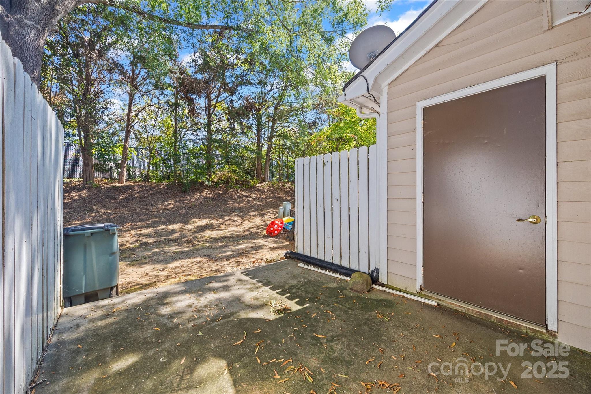 Manor Lake - Residential