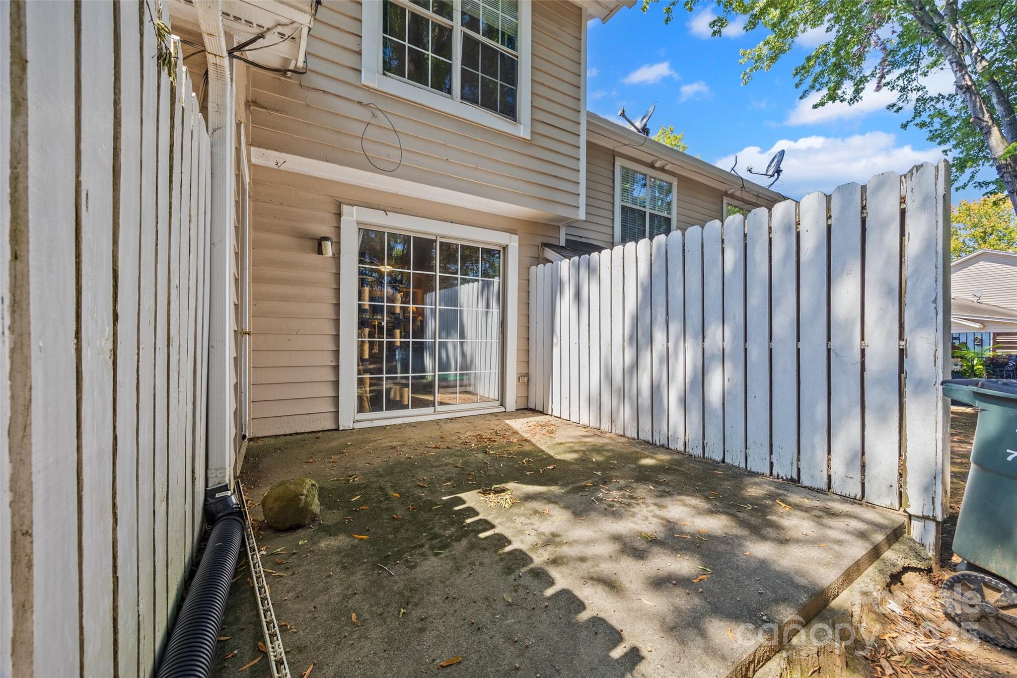 Manor Lake - Residential