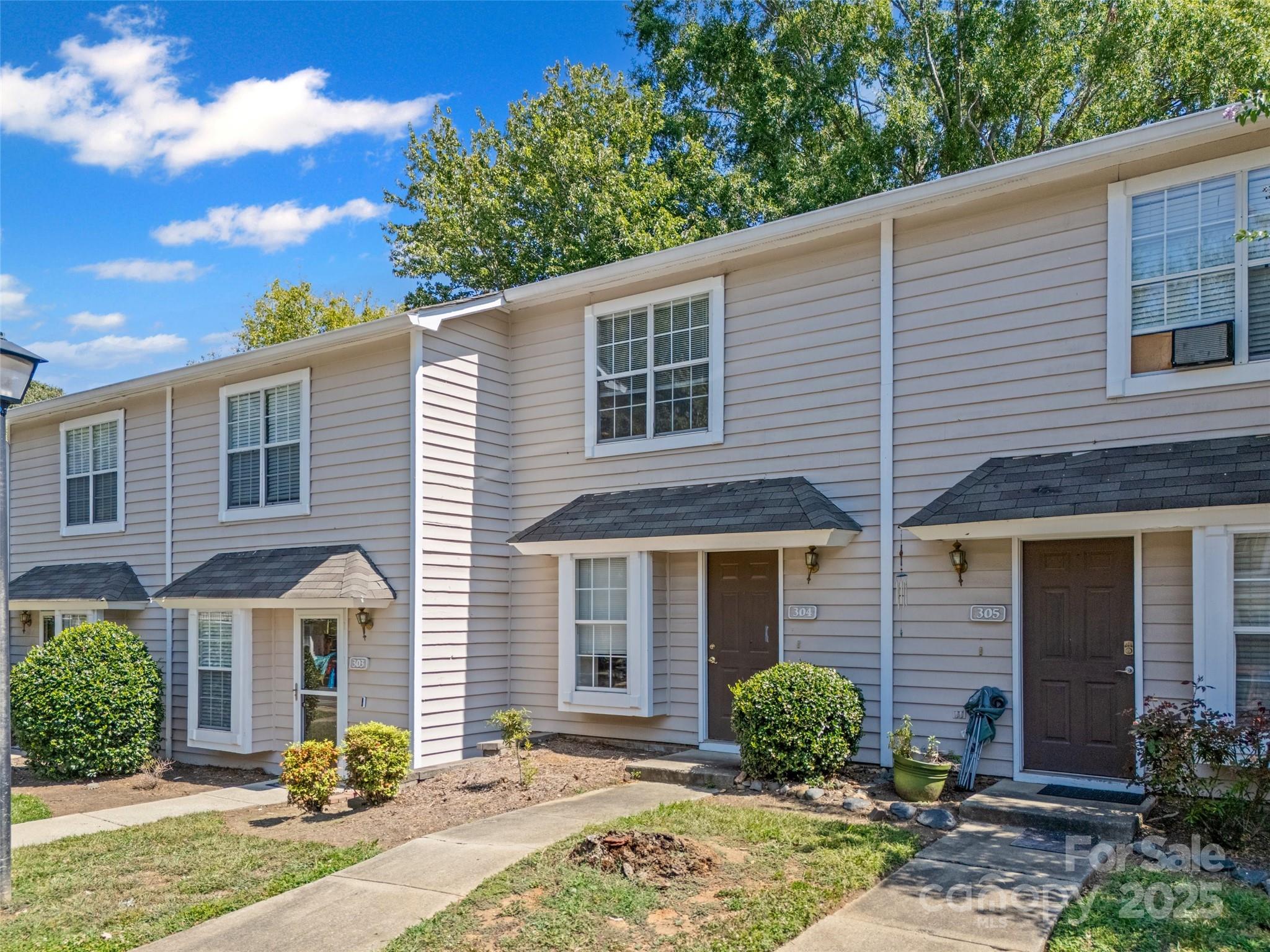 Manor Lake - Residential