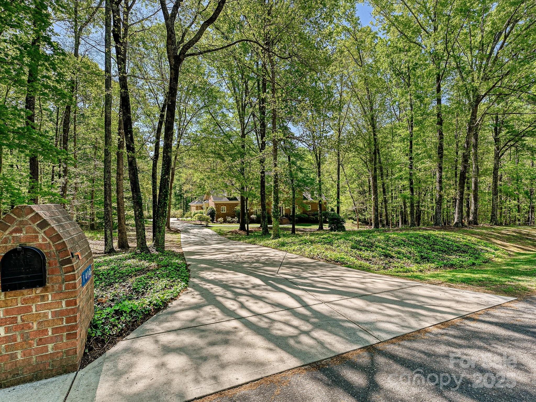 1413 Willow Oaks Trail