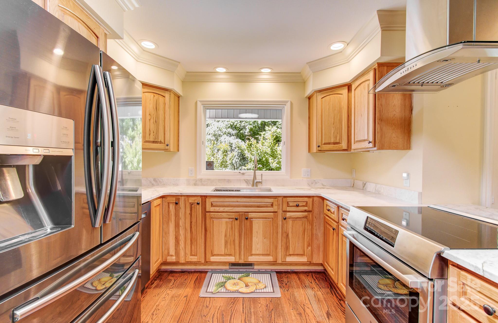 305 E High Point Lane
