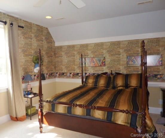 Lake Forest Preserve - Residential