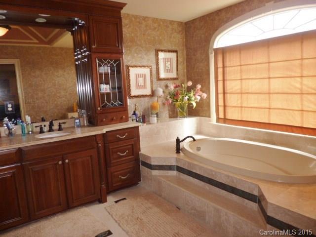 Lake Forest Preserve - Residential