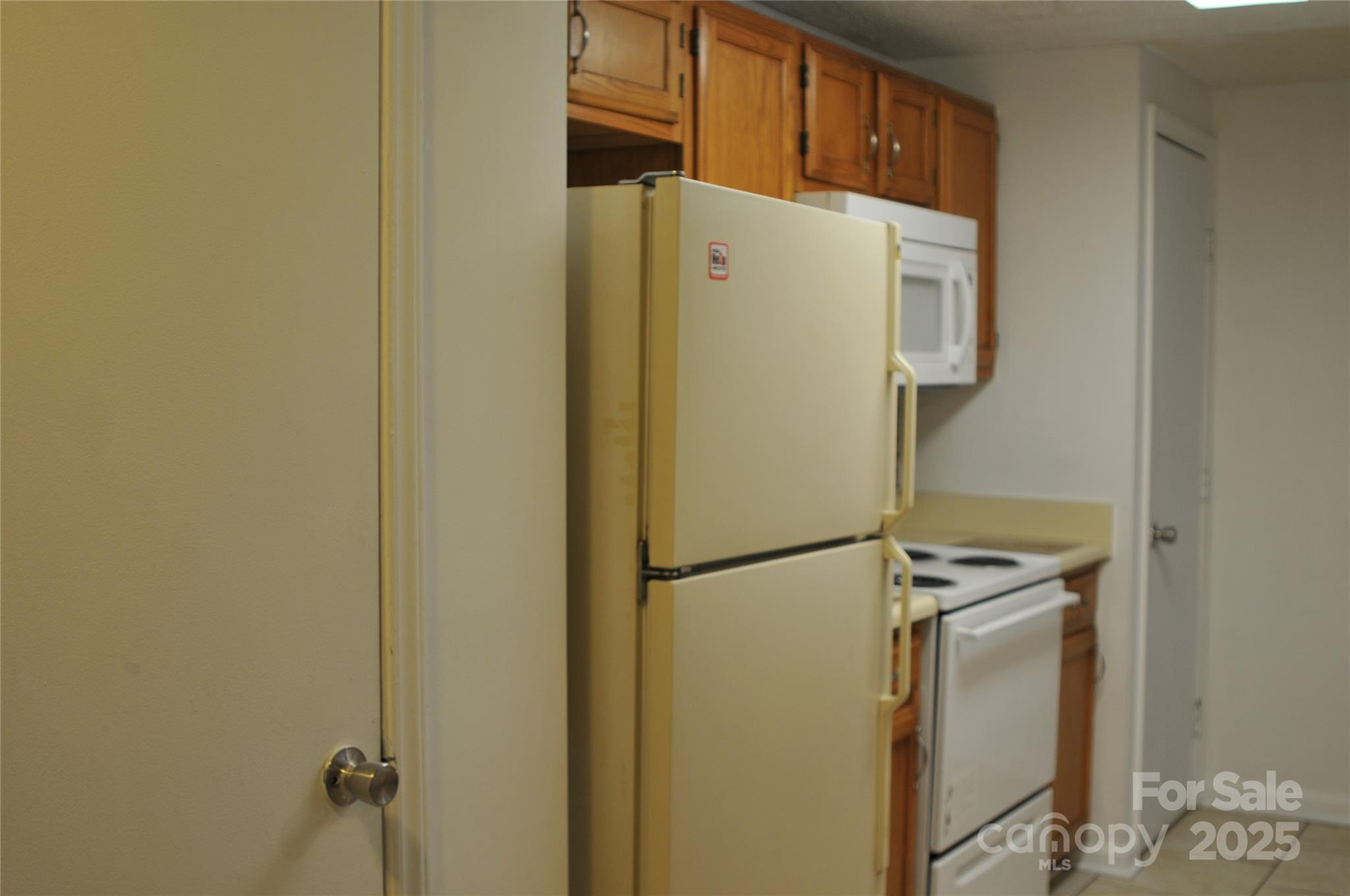 1614-K Arlyn Circle