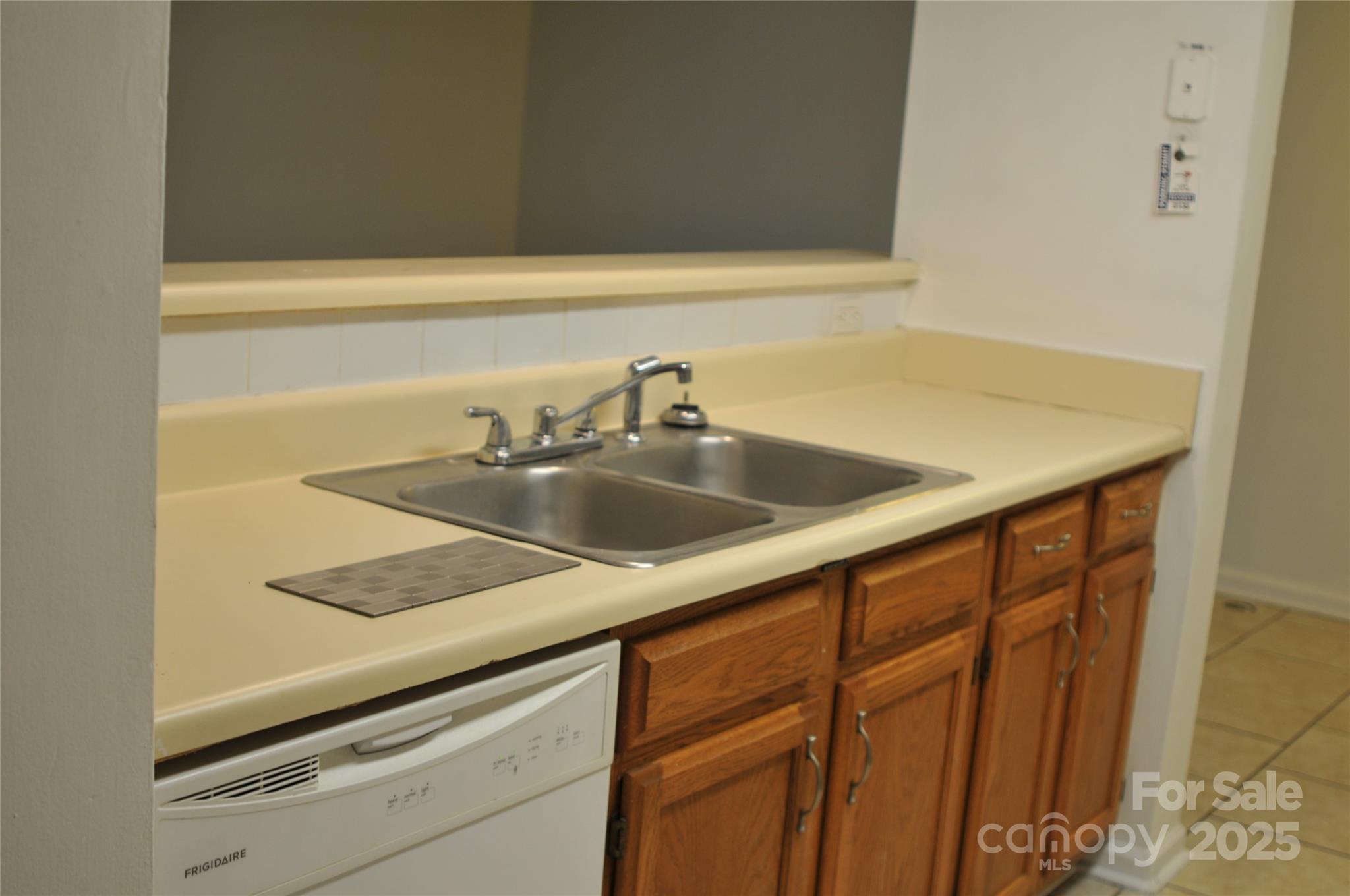 1614-K Arlyn Circle