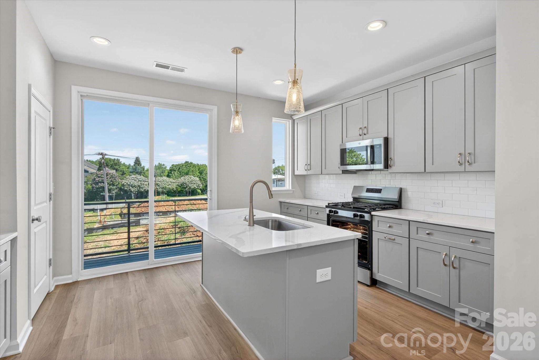1341 Walter Taylor Way EQX1976