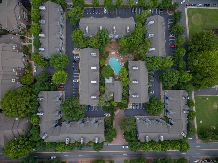 Great one-bedroom condominium in Fourth Ward and close to everything that Uptown living has to offer. Tailgate for Panthers games, Knights baseball, Charlotte Hornets, concerts, museums, bars, shopping and restaurants. The residence has granite countertops, stainless steel appliances and laminate wood flooring. It also boasts walk-in closet, large laundry room and covered porch facing a saltwater pool. The community also has fitness center, clubhouse and gas fire pit. Make an appointment today!