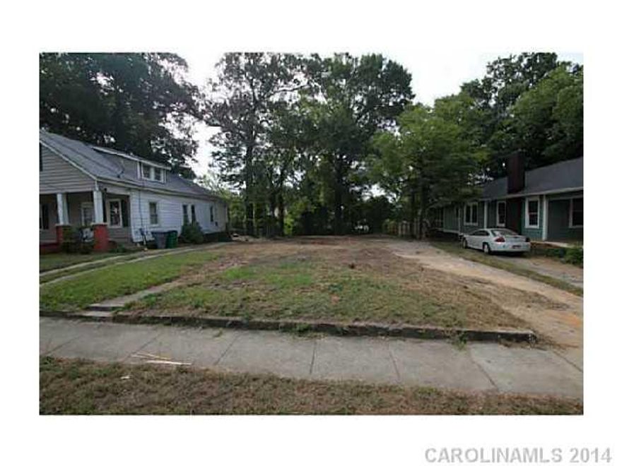 Rare opportunity for new construction on a premier, tree-lined street in Historic Wilmore.  If you want to quickly be able to walk into Uptown, South End, or to the Light Rail, this is the property for you!  Wilmore Drive offers skyline views and many surrounding homes have been extensively restored and improved.  Historic District Guidelines apply.  Water and Sewer taps exist.