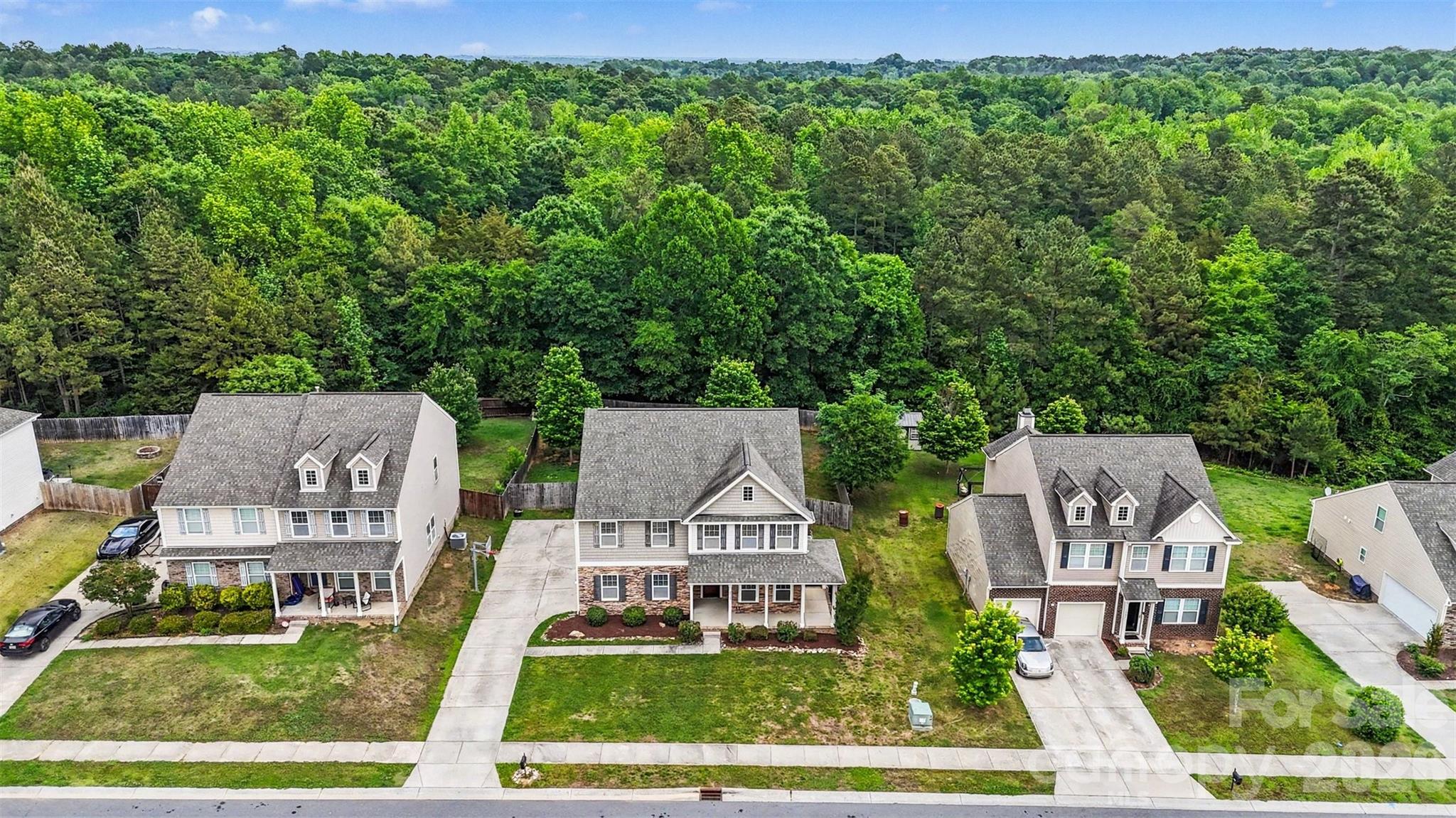 Ellis Pond - Residential