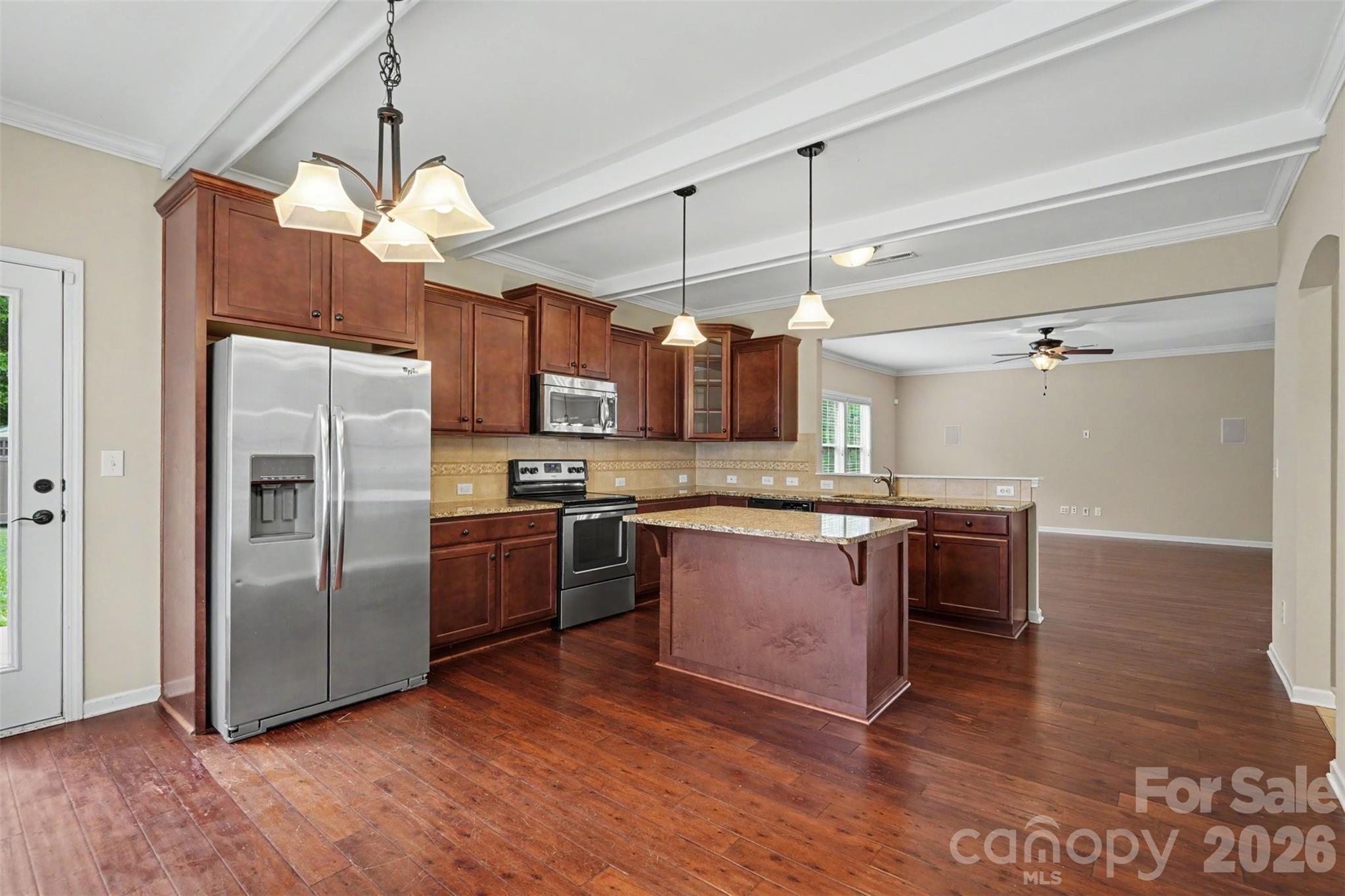 Ellis Pond - Residential
