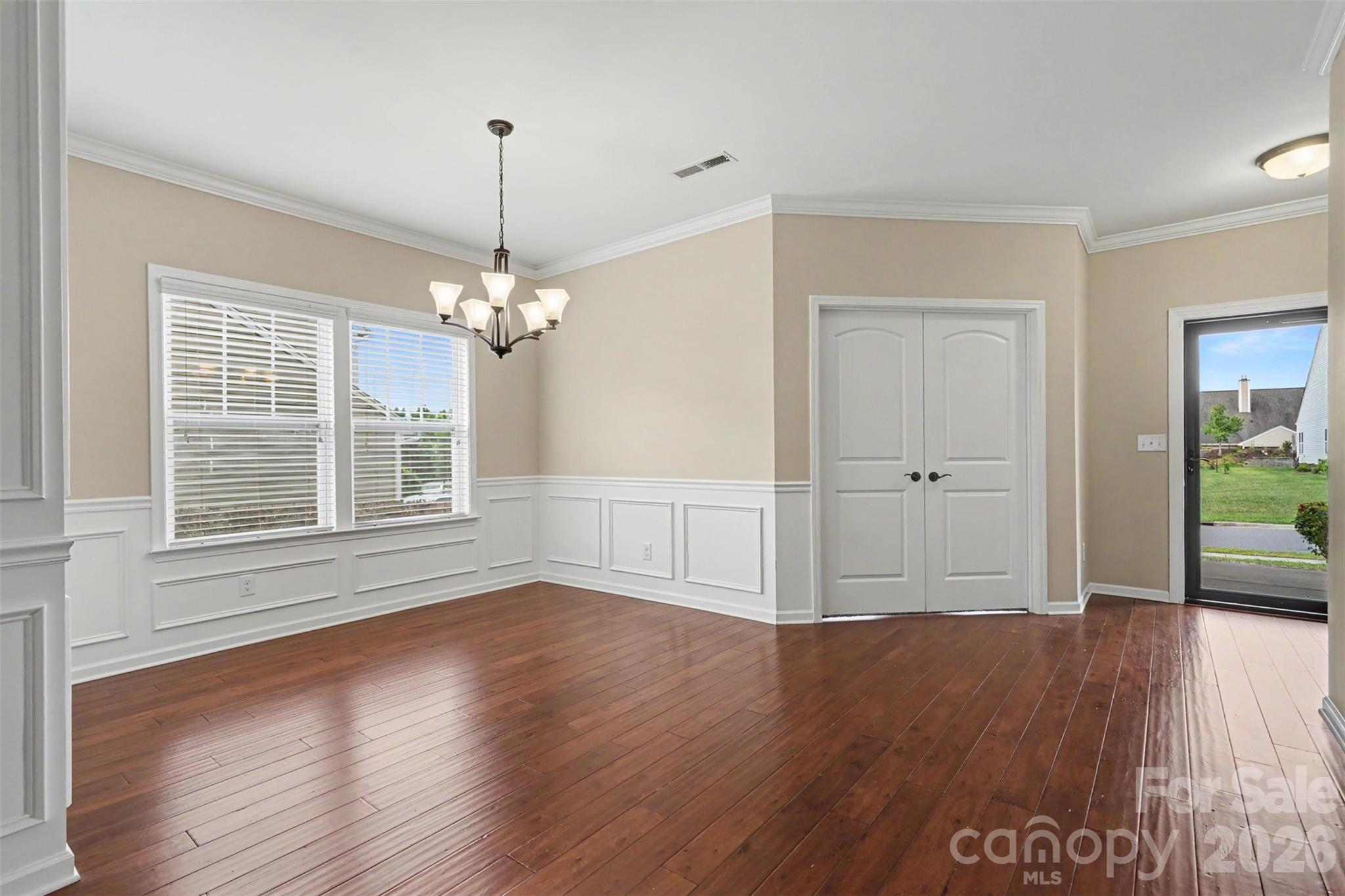 Ellis Pond - Residential