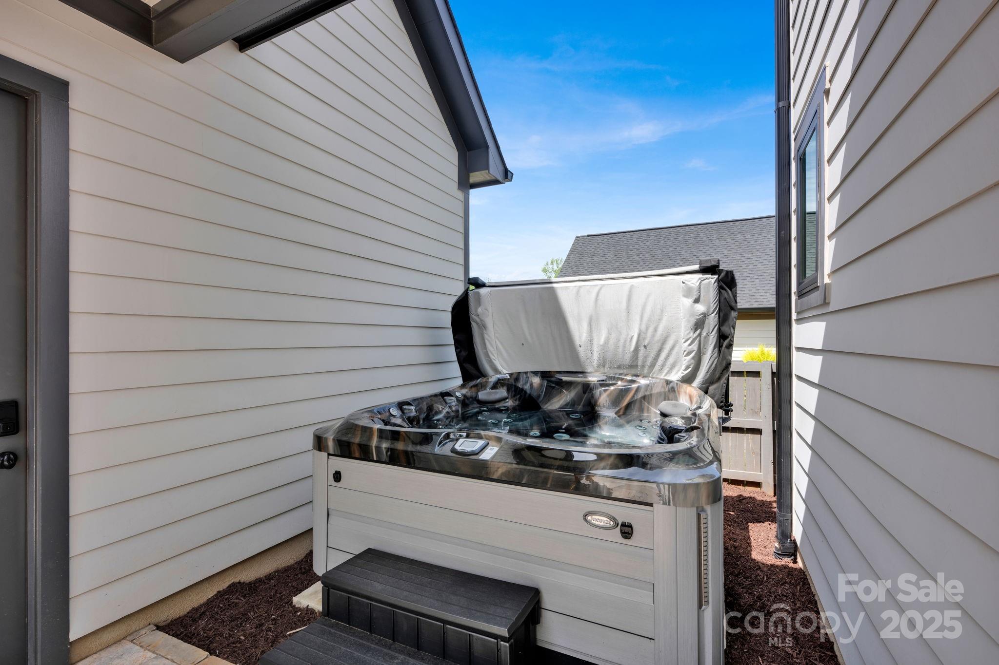 Narrow Passage - Residential