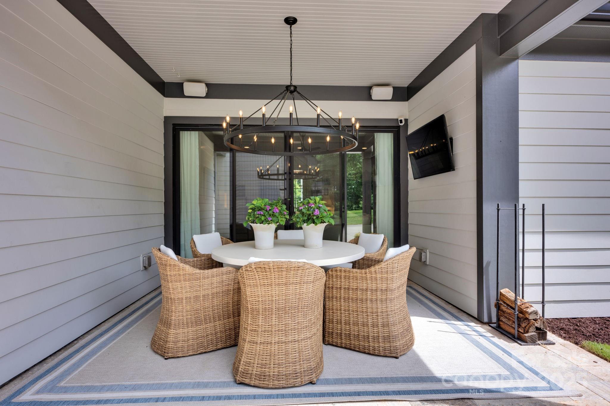 Narrow Passage - Residential