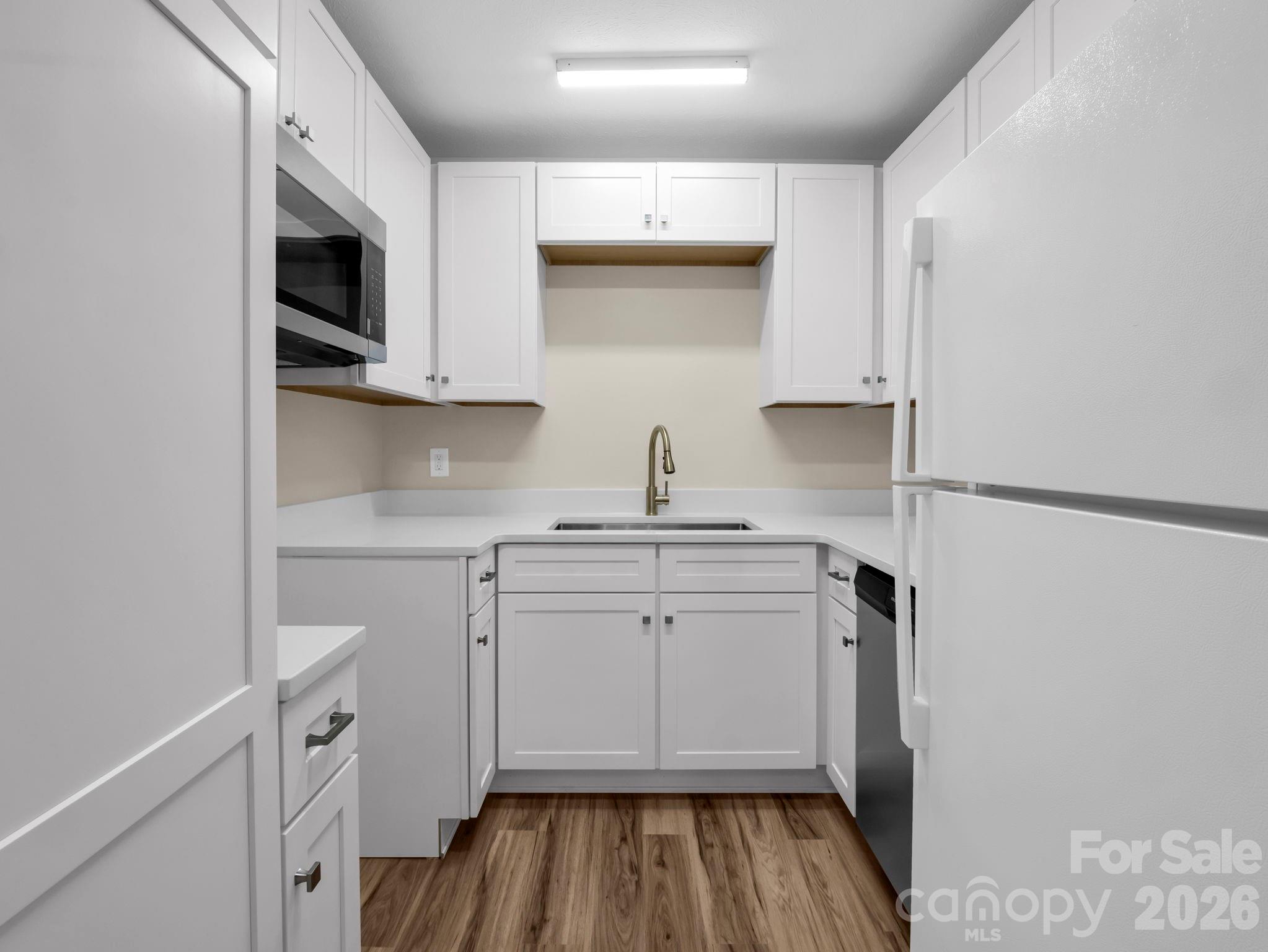 520 Courtwood Lane 1-8