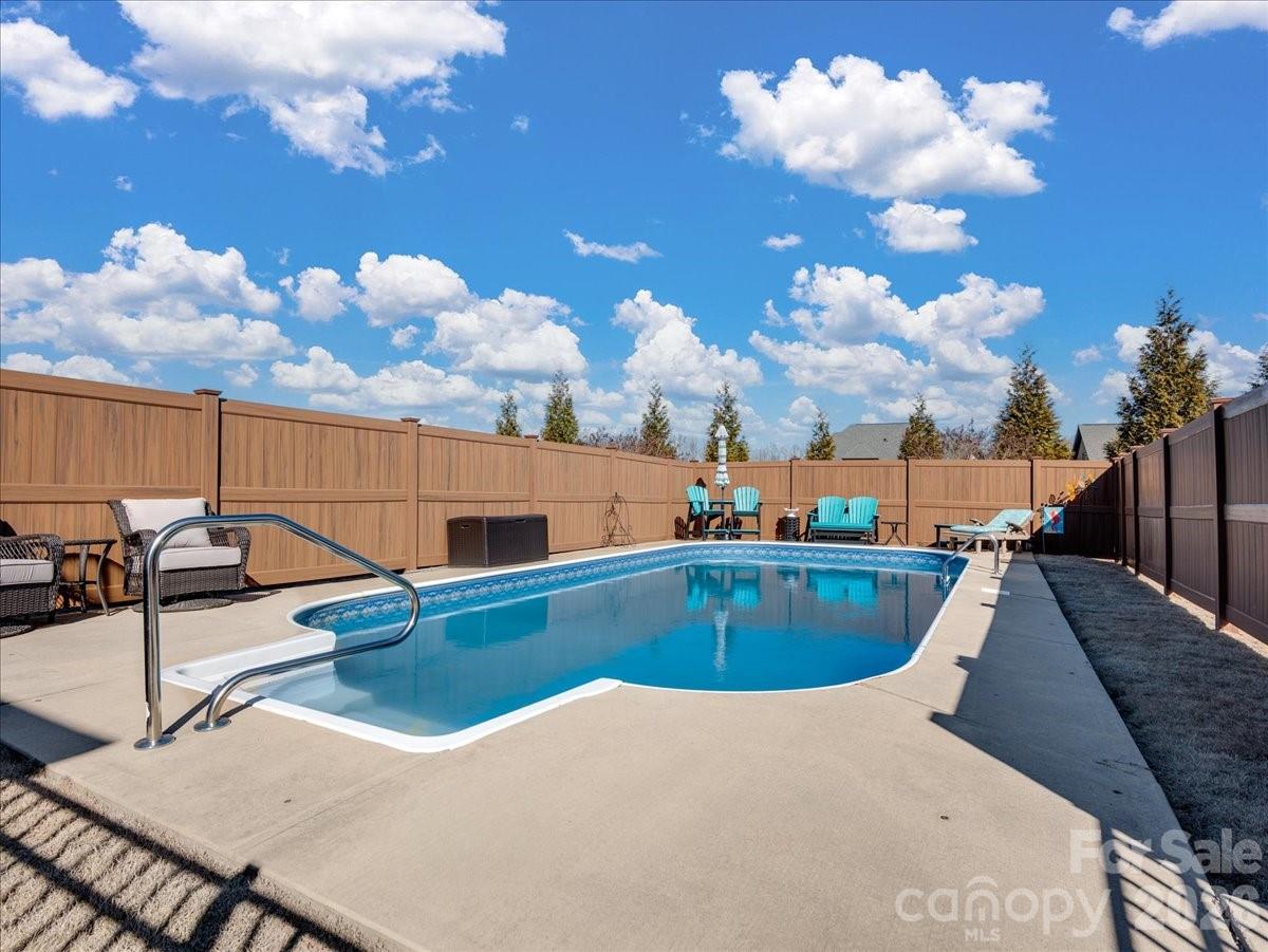 The Crossing at Cherokee National - Residential