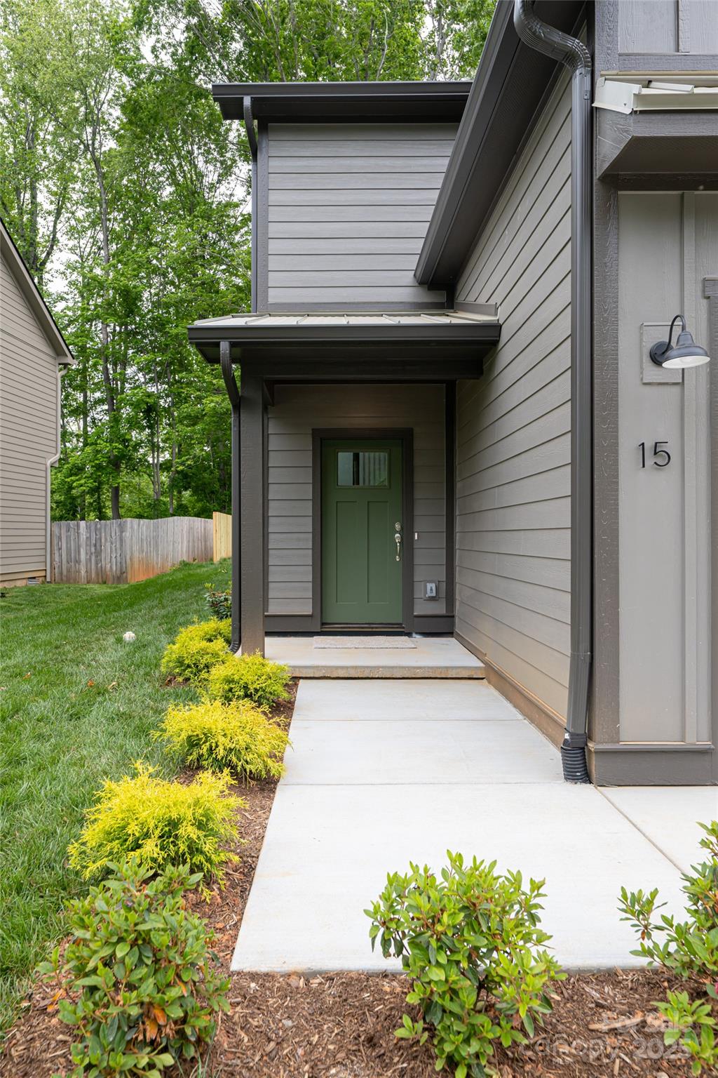 15 Myrtle Lee Cove