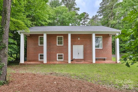 6414 Old US Hwy 421 Highway East Bend NC 27018