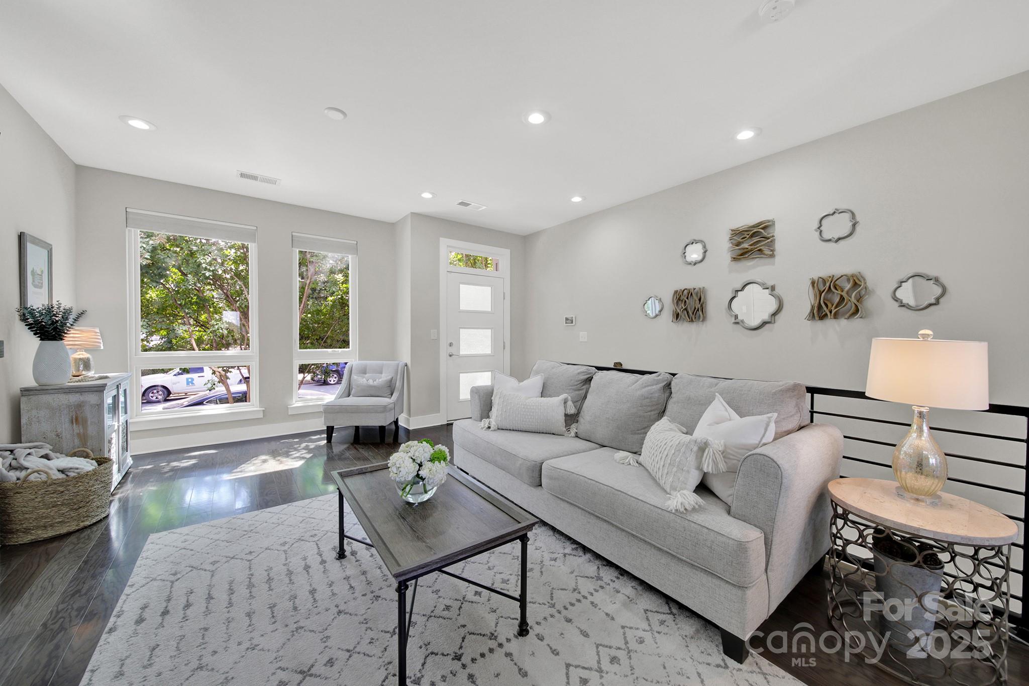 2844 Youngblood Street