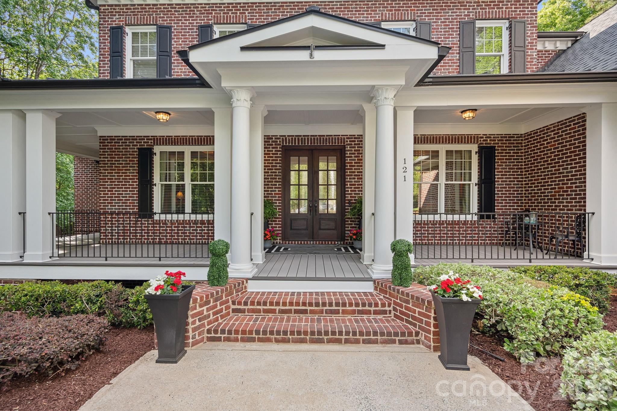 121 Willow Bend Court