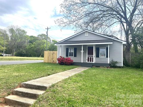 Photo of 320 Skyland Avenue, Charlotte, NC 28205 (MLS # 4364370)