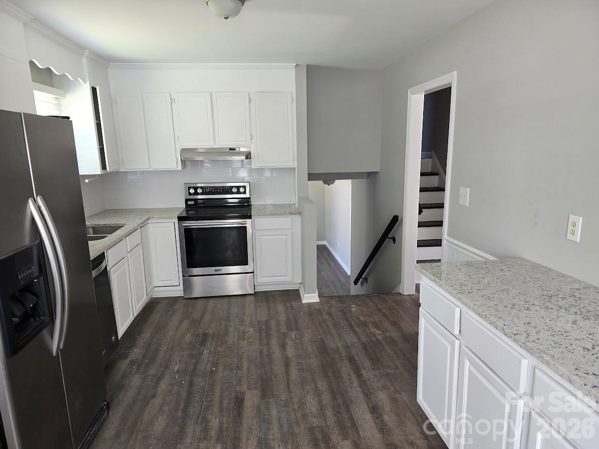 1708 Caromar Place NW