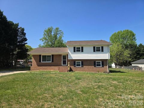 1708 Caromar Place NW Concord NC 28027