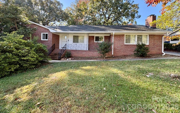 2565 PINEWOOD RD, GASTONIA, NC 28054 - Image 1d1395fc7d8a9fc011d4717c8126bfe3/3121904182