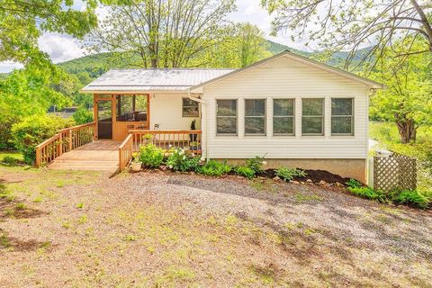 124 Beaverdam Loop Road Candler NC 28715