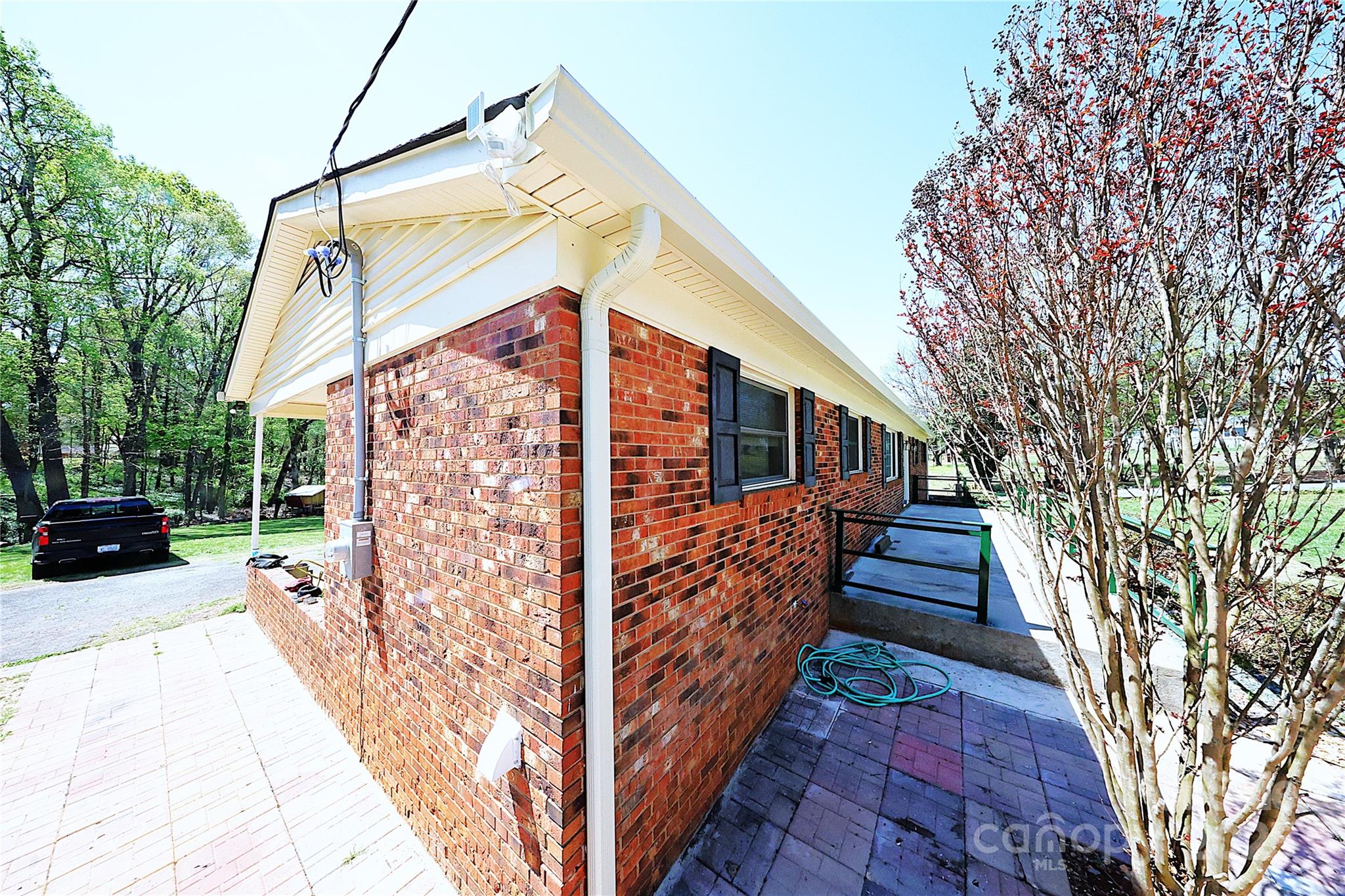 9716 Sunway Drive