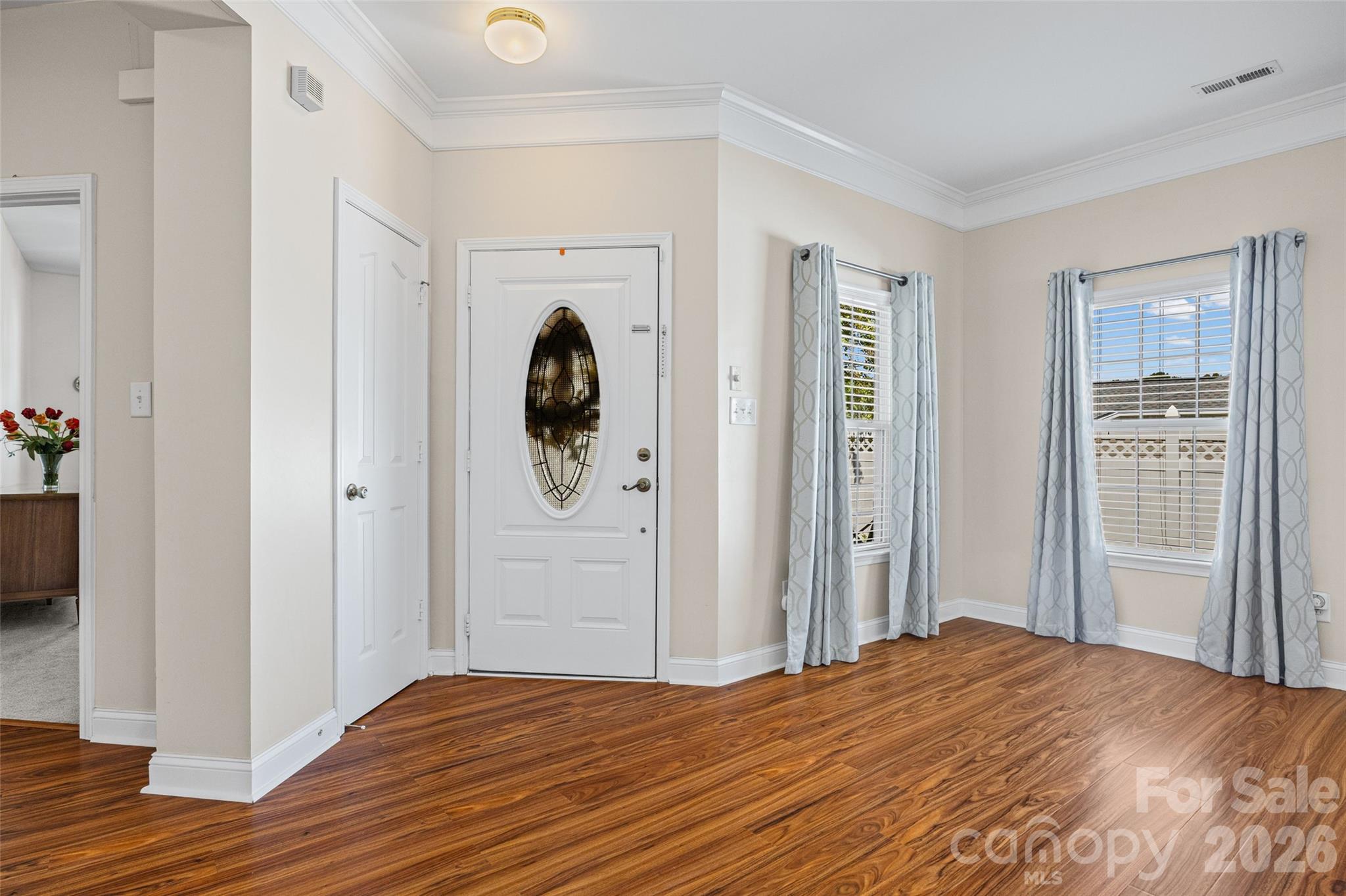 370 Mount Side Way